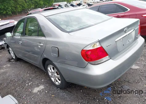 2005 Toyota Camry Xle V6 z USA, uszkodzony, nr VIN 4T1BF30K95U615250